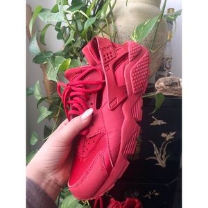 Red Nike Huarache 7.5